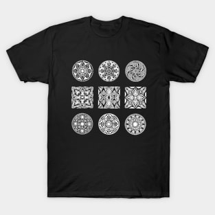 Mini mandalas: Rosewindows - Sunweaver T-Shirt